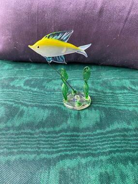 Vintage Hand-Blown Kinetic Yellow Glass Fish Figurine Aquatic Decor 70s or 80s